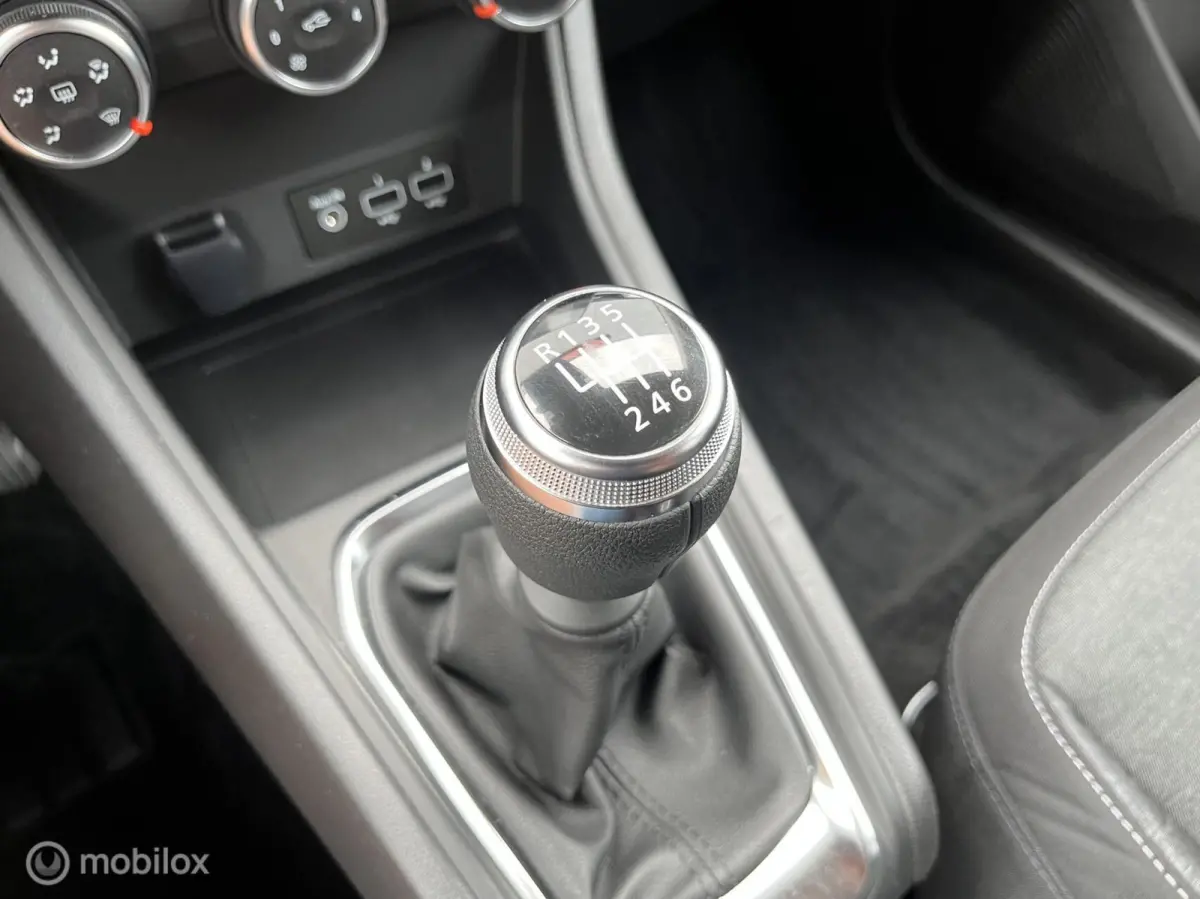 1.0 TCe90 Evolution NAVI/PDC V+A/CAM/TREKHAAK