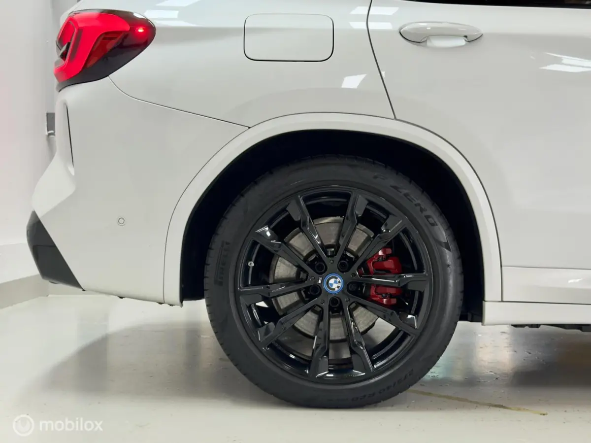 xDrive30e High Executive M Sport | Pano | M Seats | Laser | HUD | 360 | M Onderstel | Stuurverwarming | 20" M Velgen | Shadow Line | Sfeer| SOH 99% | 292PK