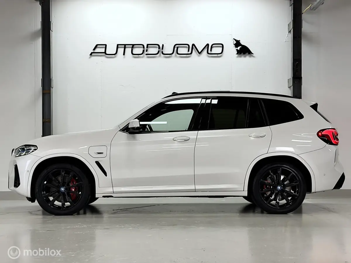 xDrive30e High Executive M Sport | Pano | M Seats | Laser | HUD | 360 | M Onderstel | Stuurverwarming | 20" M Velgen | Shadow Line | Sfeer| SOH 99% | 292PK