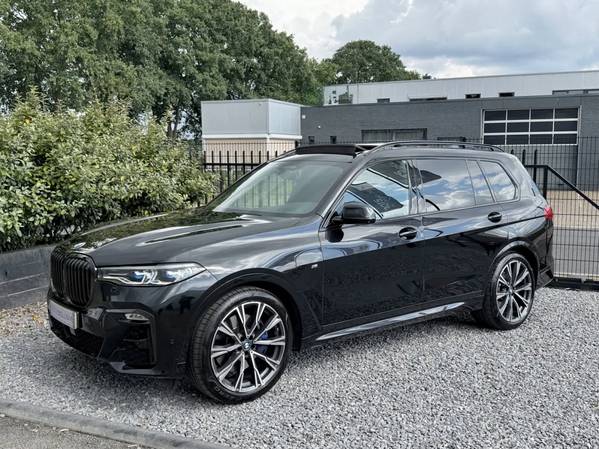 xDrive40i M-Pakket 7 Pers Panodak|Skylounge|Luchtvering Saphire Zwart!