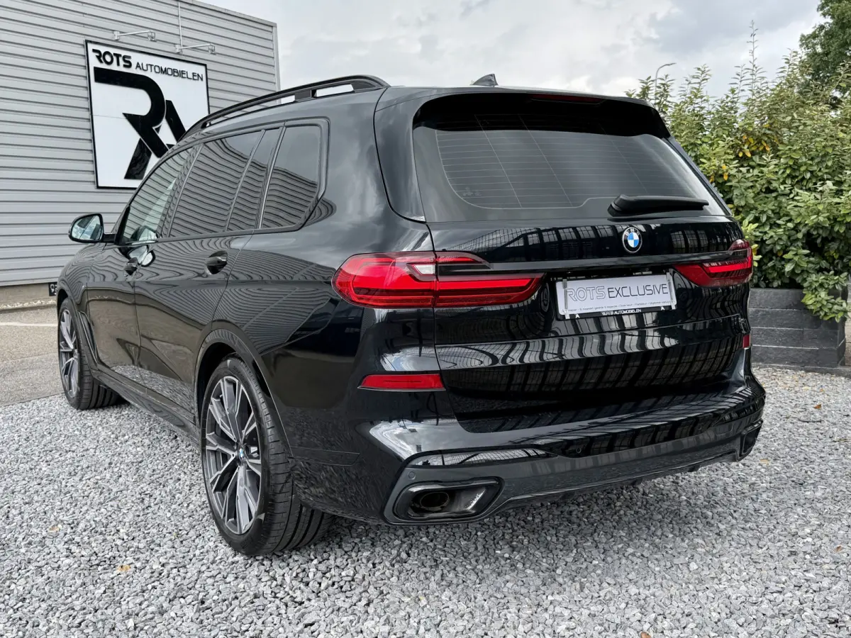 xDrive40i M-Pakket 7 Pers Panodak|Skylounge|Luchtvering Saphire Zwart!