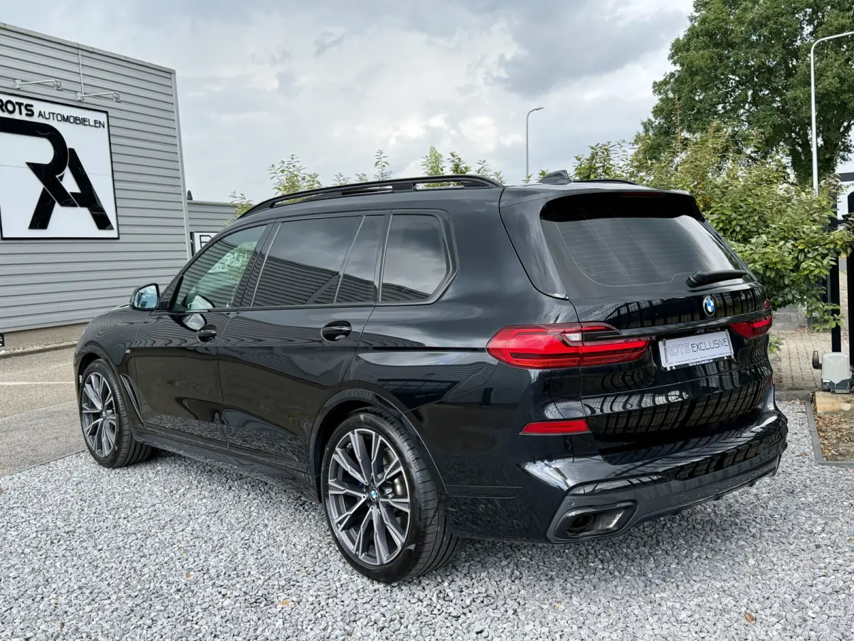xDrive40i M-Pakket 7 Pers Panodak|Skylounge|Luchtvering Saphire Zwart!