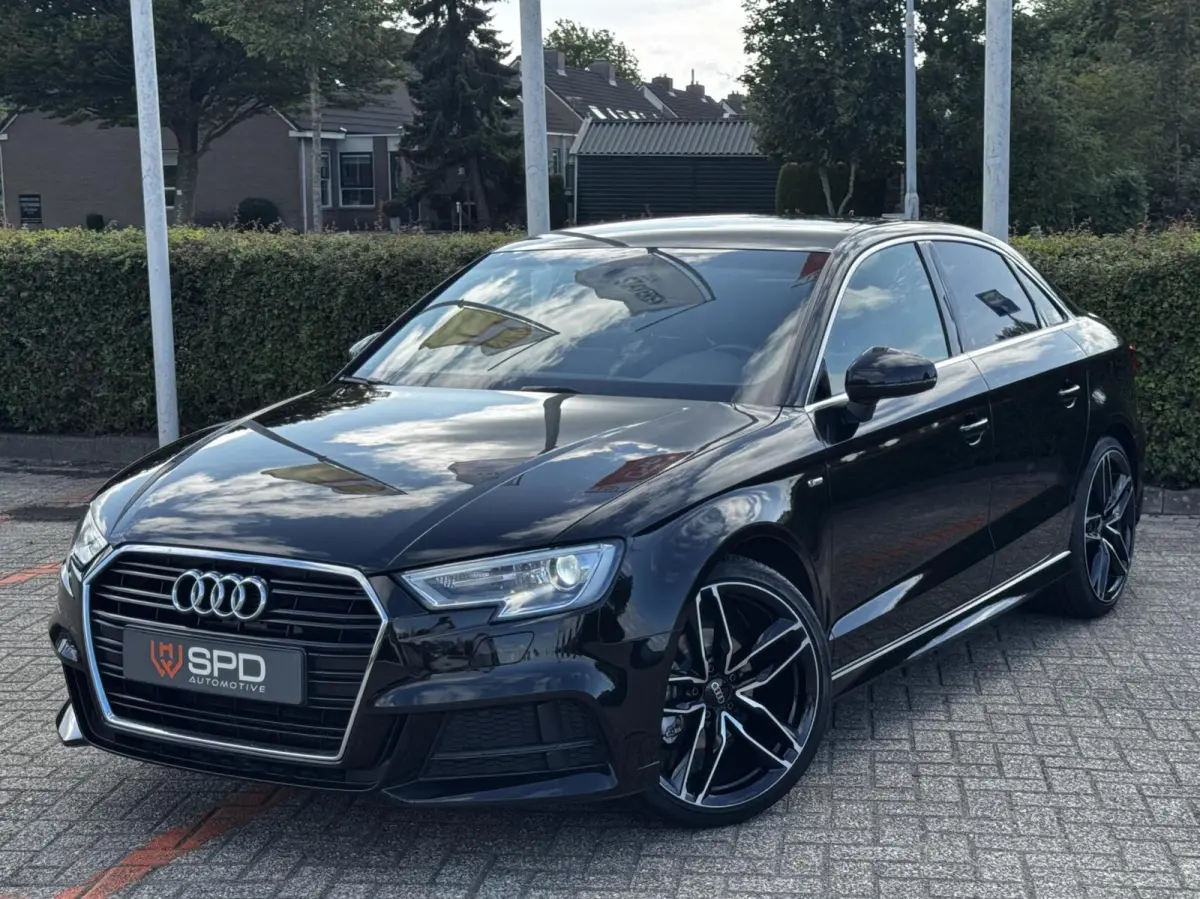 1.0 TFSI 3x S-Line|19"RS|Sfeerve|116PK|PDC