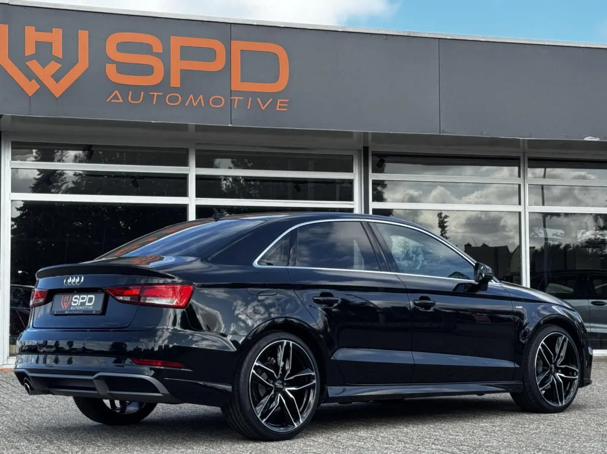 1.0 TFSI 3x S-Line|19"RS|Sfeerve|116PK|PDC
