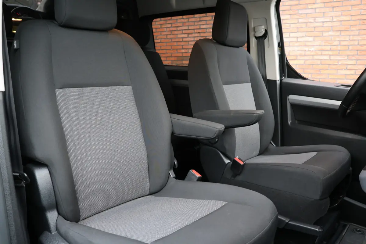 2.0 BlueHDI 180 DC L3H1 XL | Dubbel cabine| Navigatie | CarPlay | Camera | Head-Up | Dodehoek detector | Trekhaak | F1 Flippers | Climate control | 5-Zitter | Nieuwe APK | Carpass