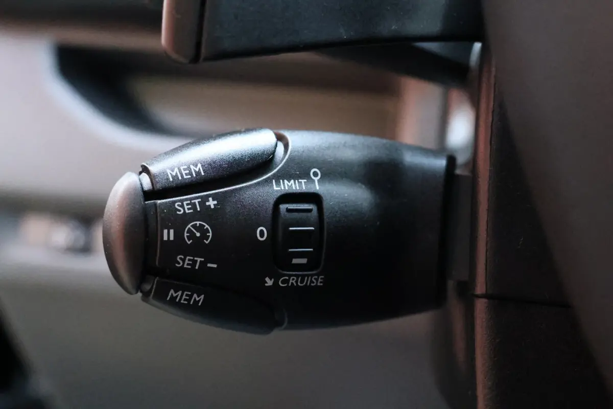 2.0 BlueHDI 180 DC L3H1 XL | Dubbel cabine| Navigatie | CarPlay | Camera | Head-Up | Dodehoek detector | Trekhaak | F1 Flippers | Climate control | 5-Zitter | Nieuwe APK | Carpass
