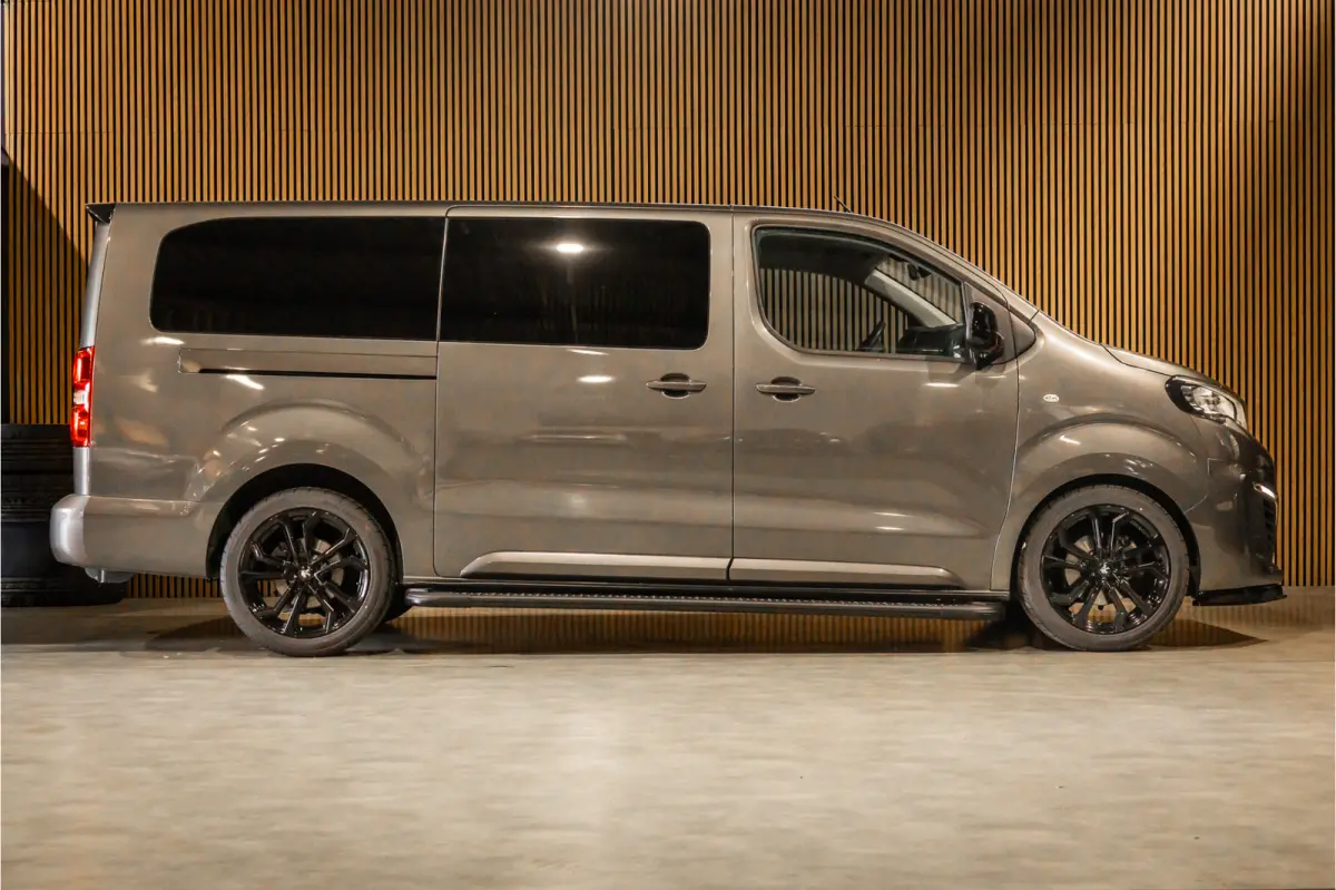 2.0 BlueHDI 180 DC L3H1 XL | Dubbel cabine| Navigatie | CarPlay | Camera | Head-Up | Dodehoek detector | Trekhaak | F1 Flippers | Climate control | 5-Zitter | Nieuwe APK | Carpass