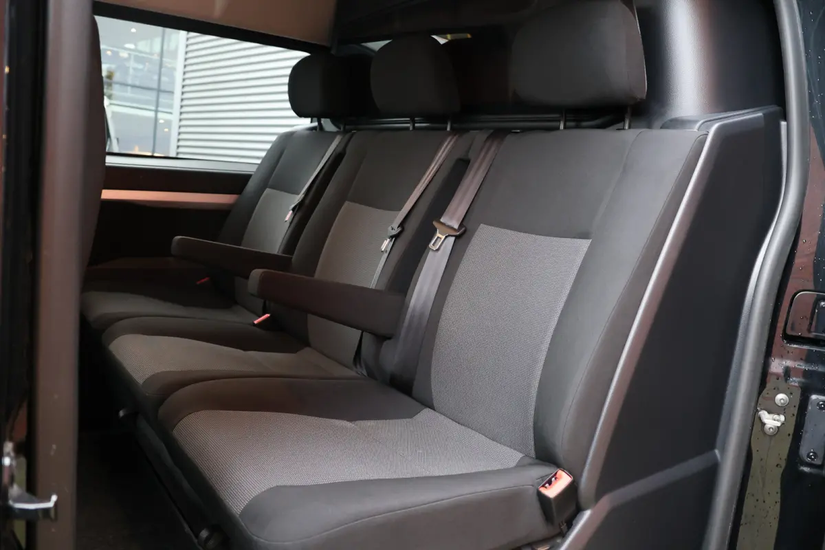 2.0 BlueHDI 180 DC L3H1 XL | Dubbel cabine| Navigatie | CarPlay | Camera | Head-Up | Dodehoek detector | Trekhaak | F1 Flippers | Climate control | 5-Zitter | Nieuwe APK | Carpass