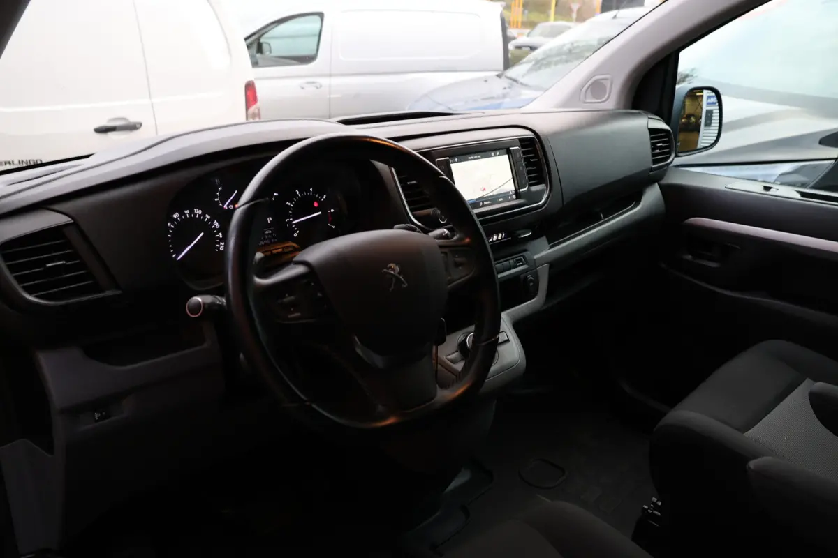 2.0 BlueHDI 180 DC L3H1 XL | Dubbel cabine| Navigatie | CarPlay | Camera | Head-Up | Dodehoek detector | Trekhaak | F1 Flippers | Climate control | 5-Zitter | Nieuwe APK | Carpass