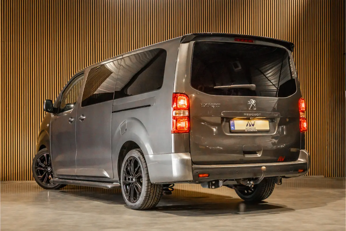 2.0 BlueHDI 180 DC L3H1 XL | Dubbel cabine| Navigatie | CarPlay | Camera | Head-Up | Dodehoek detector | Trekhaak | F1 Flippers | Climate control | 5-Zitter | Nieuwe APK | Carpass