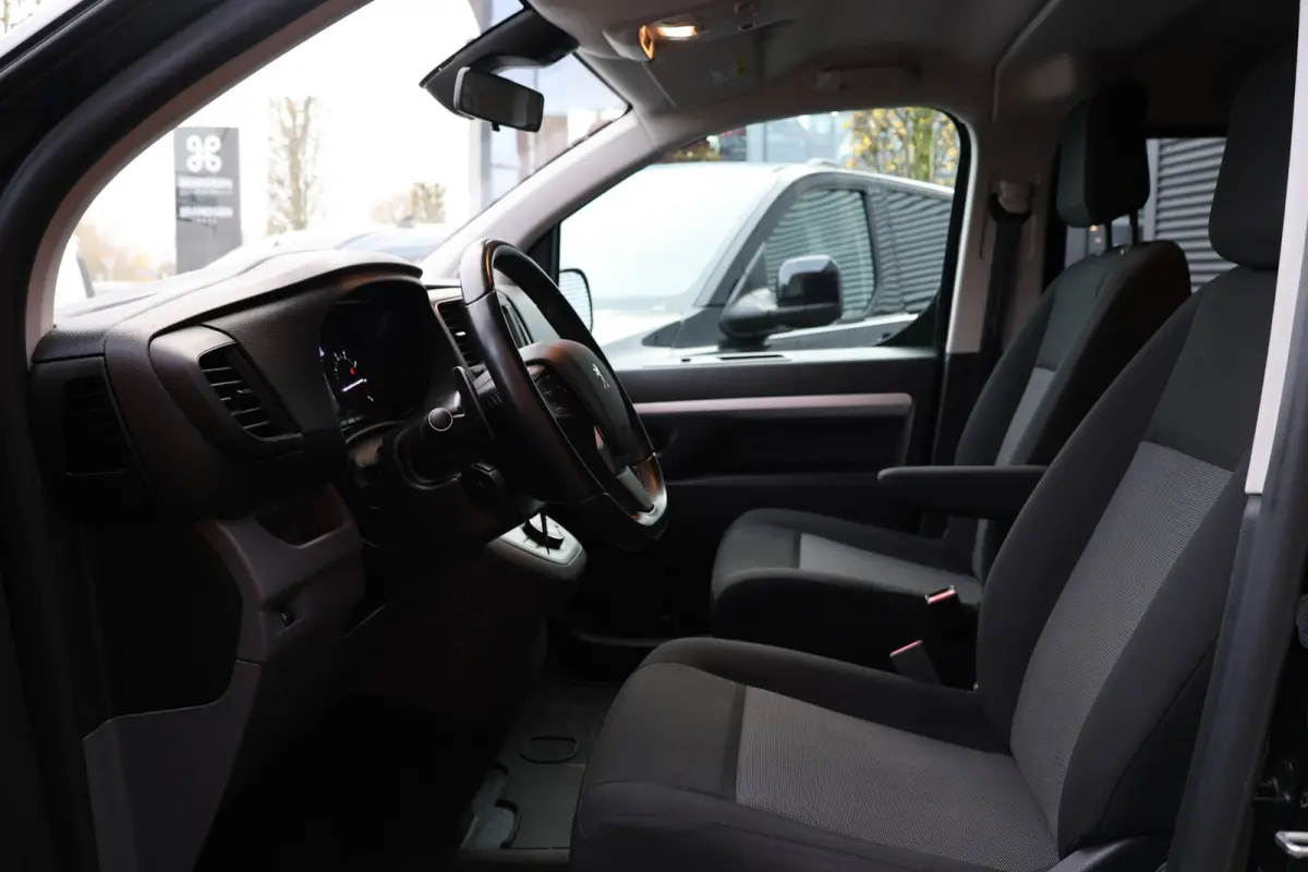 2.0 BlueHDI 180 DC L3H1 XL | Dubbel cabine| Navigatie | CarPlay | Camera | Head-Up | Dodehoek detector | Trekhaak | F1 Flippers | Climate control | 5-Zitter | Nieuwe APK | Carpass