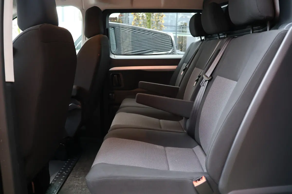 2.0 BlueHDI 180 DC L3H1 XL | Dubbel cabine| Navigatie | CarPlay | Camera | Head-Up | Dodehoek detector | Trekhaak | F1 Flippers | Climate control | 5-Zitter | Nieuwe APK | Carpass