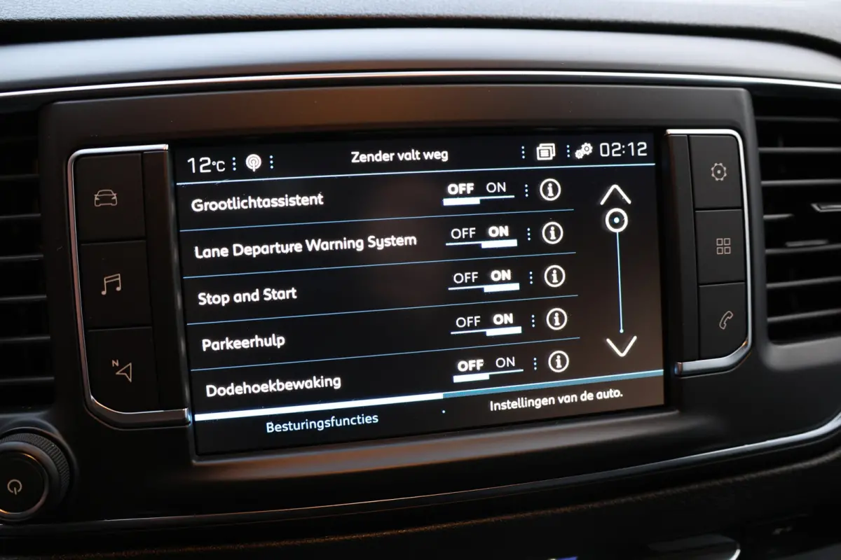 2.0 BlueHDI 180 DC L3H1 XL | Dubbel cabine| Navigatie | CarPlay | Camera | Head-Up | Dodehoek detector | Trekhaak | F1 Flippers | Climate control | 5-Zitter | Nieuwe APK | Carpass