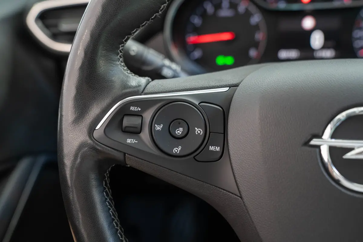 1.2 Turbo Elegance Automaat | Camera | Apple Carplay & Android Auto | Stoel en Stuurverwarming | Climate Controle | Parkeersensoren |
