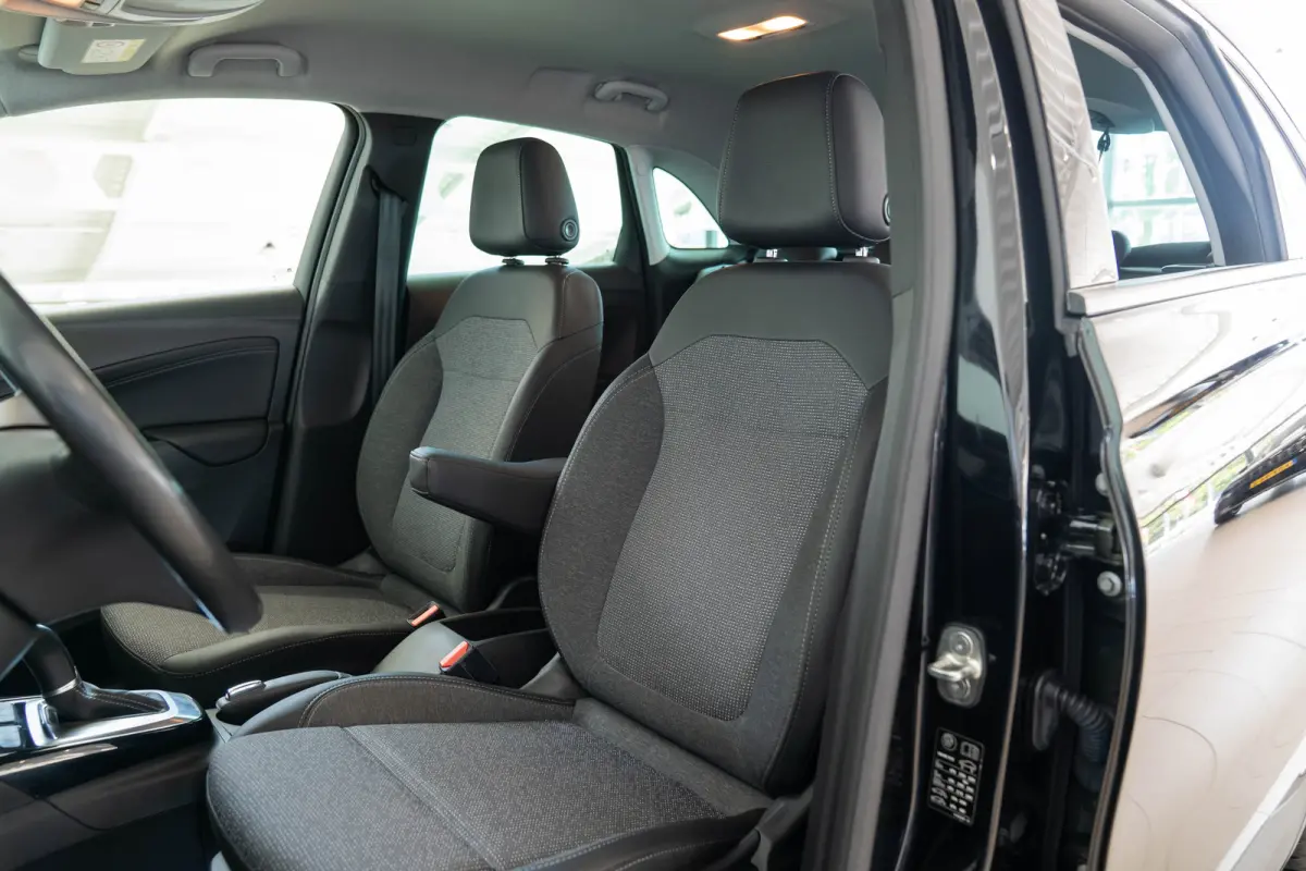 1.2 Turbo Elegance Automaat | Camera | Apple Carplay & Android Auto | Stoel en Stuurverwarming | Climate Controle | Parkeersensoren |