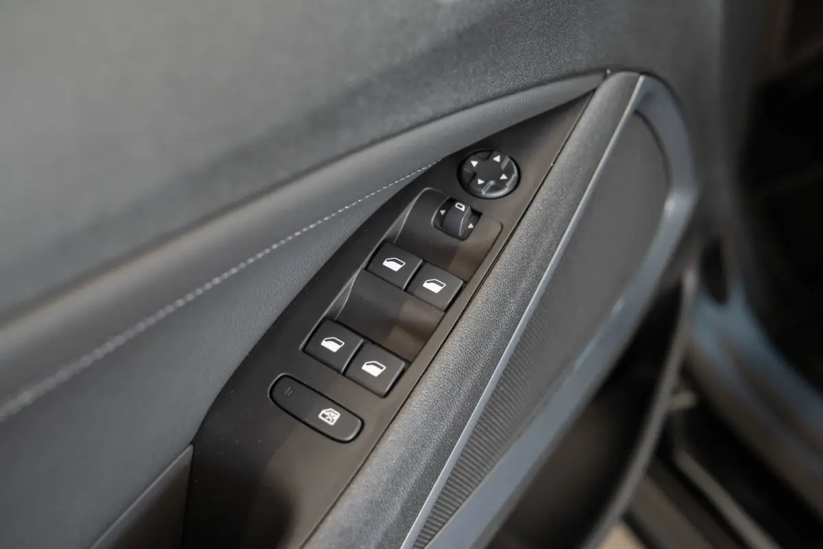 1.2 Turbo Elegance Automaat | Camera | Apple Carplay & Android Auto | Stoel en Stuurverwarming | Climate Controle | Parkeersensoren |