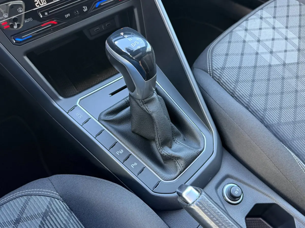 1.0 TSI R-Line Business|PANO|VIRTUAL|17"|STOEL VERWRM