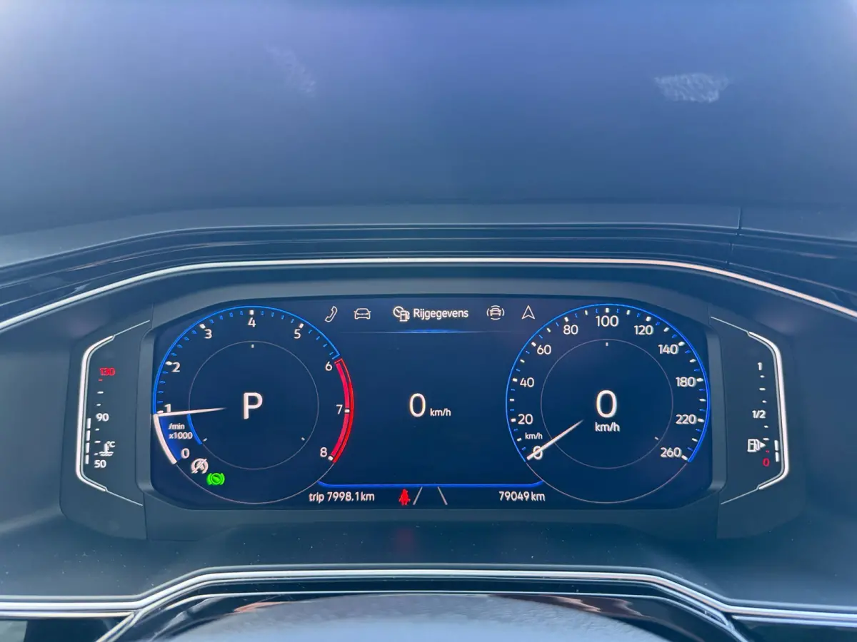 1.0 TSI R-Line Business|PANO|VIRTUAL|17"|STOEL VERWRM