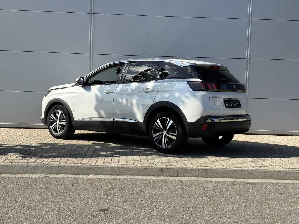 1.2 PureTech Allure | Navigatie | Parkeerhulp | Cruise Control | Navigatie | Apple Carplay/Android Auto