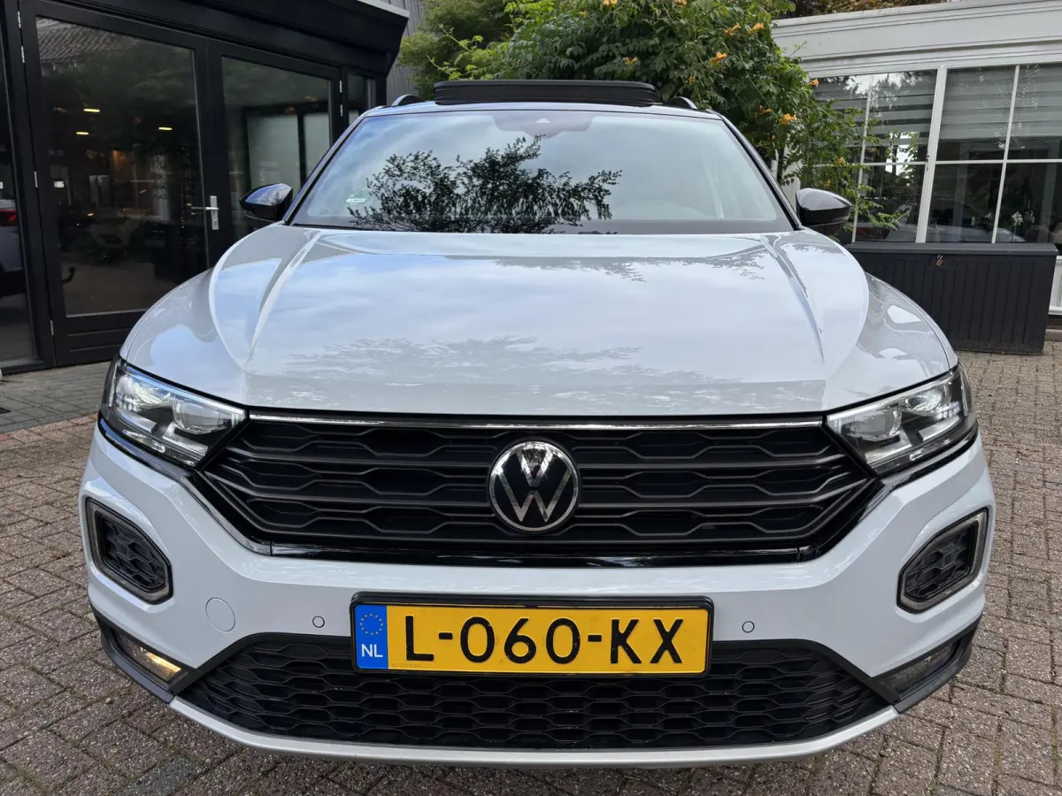 1.5 TSI DSG Sport|BlackStyle|Pano|White-Silver Met