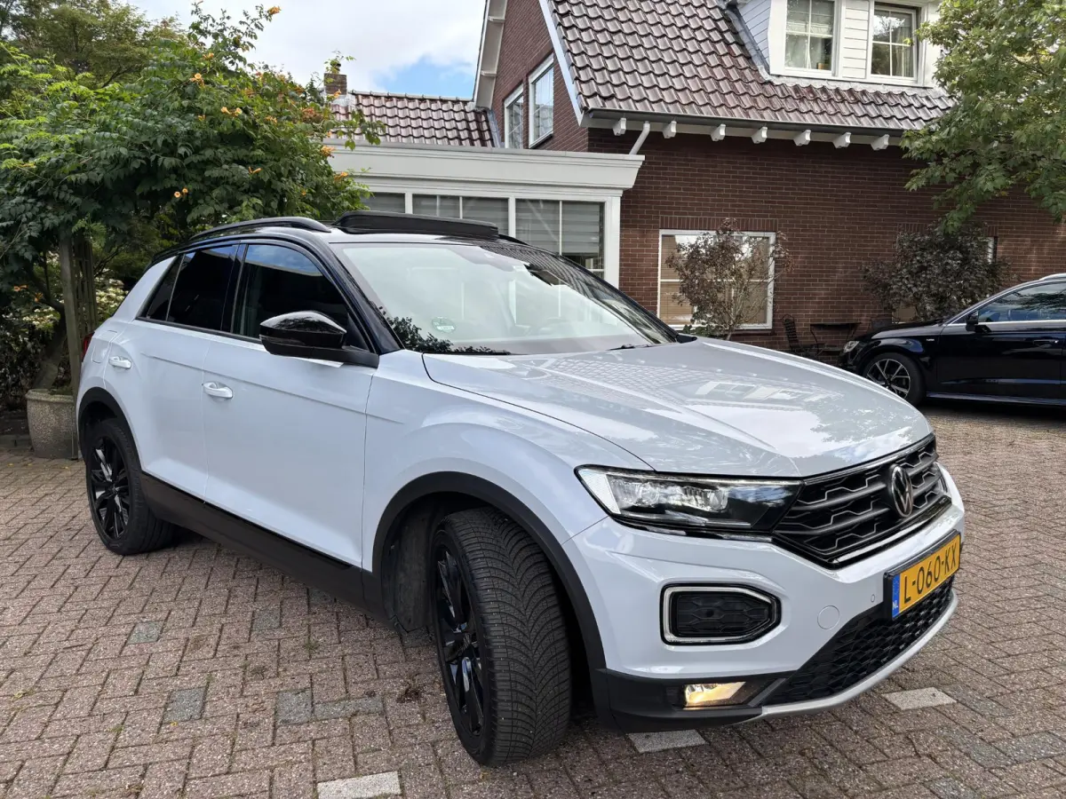 1.5 TSI DSG Sport|BlackStyle|Pano|White-Silver Met