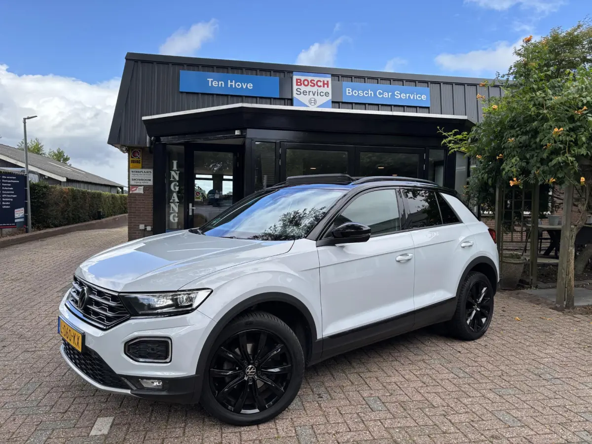 1.5 TSI DSG Sport|BlackStyle|Pano|White-Silver Met