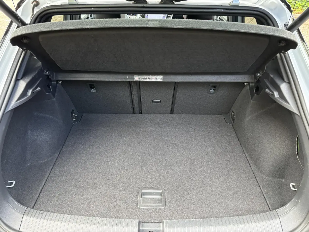 1.5 TSI DSG Sport|BlackStyle|Pano|White-Silver Met