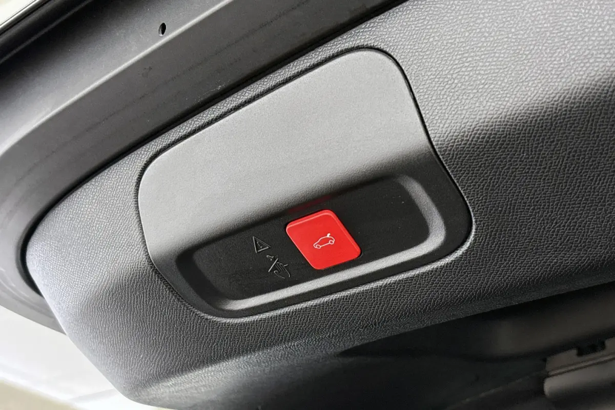 1.2 Hybrid 145 e-DCS6 GT 360 Camera Stuurverwarming Apple CarPlay Dodehoek