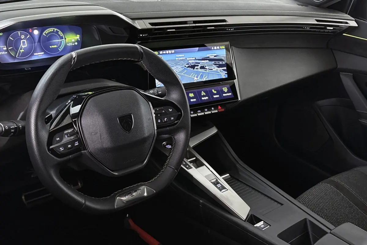 1.2 Hybrid 145 e-DCS6 GT 360 Camera Stuurverwarming Apple CarPlay Dodehoek