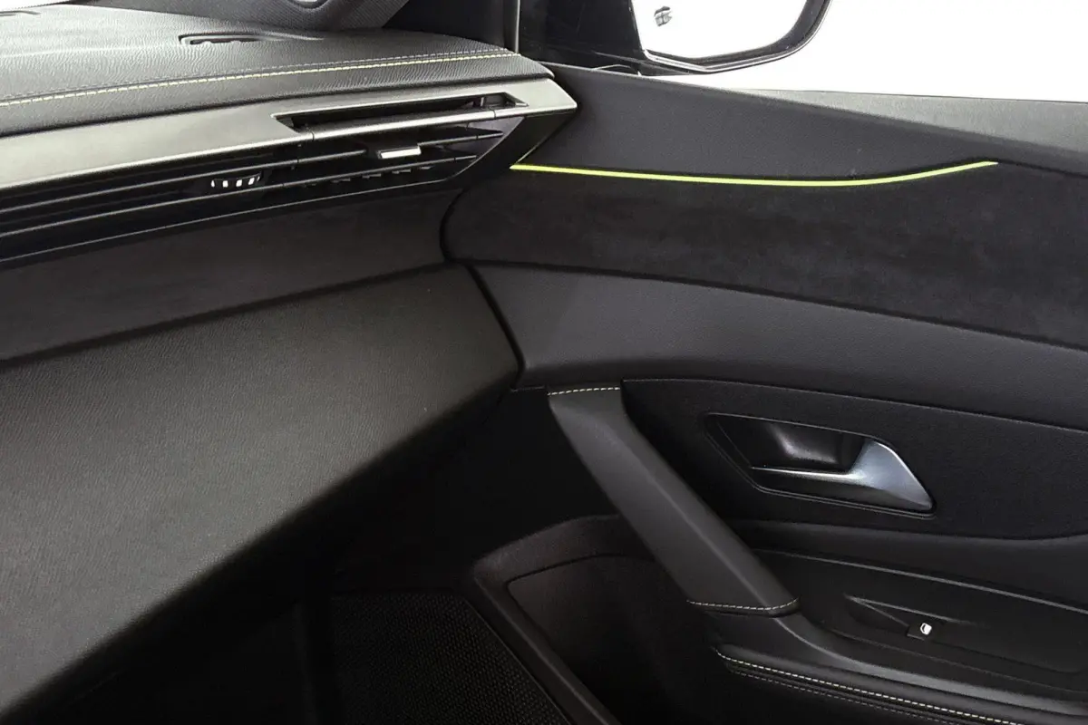 1.2 Hybrid 145 e-DCS6 GT 360 Camera Stuurverwarming Apple CarPlay Dodehoek