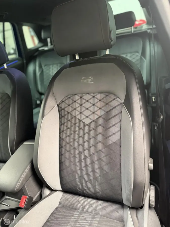 1.5 TSI R-Line Business DSG ACC Camera