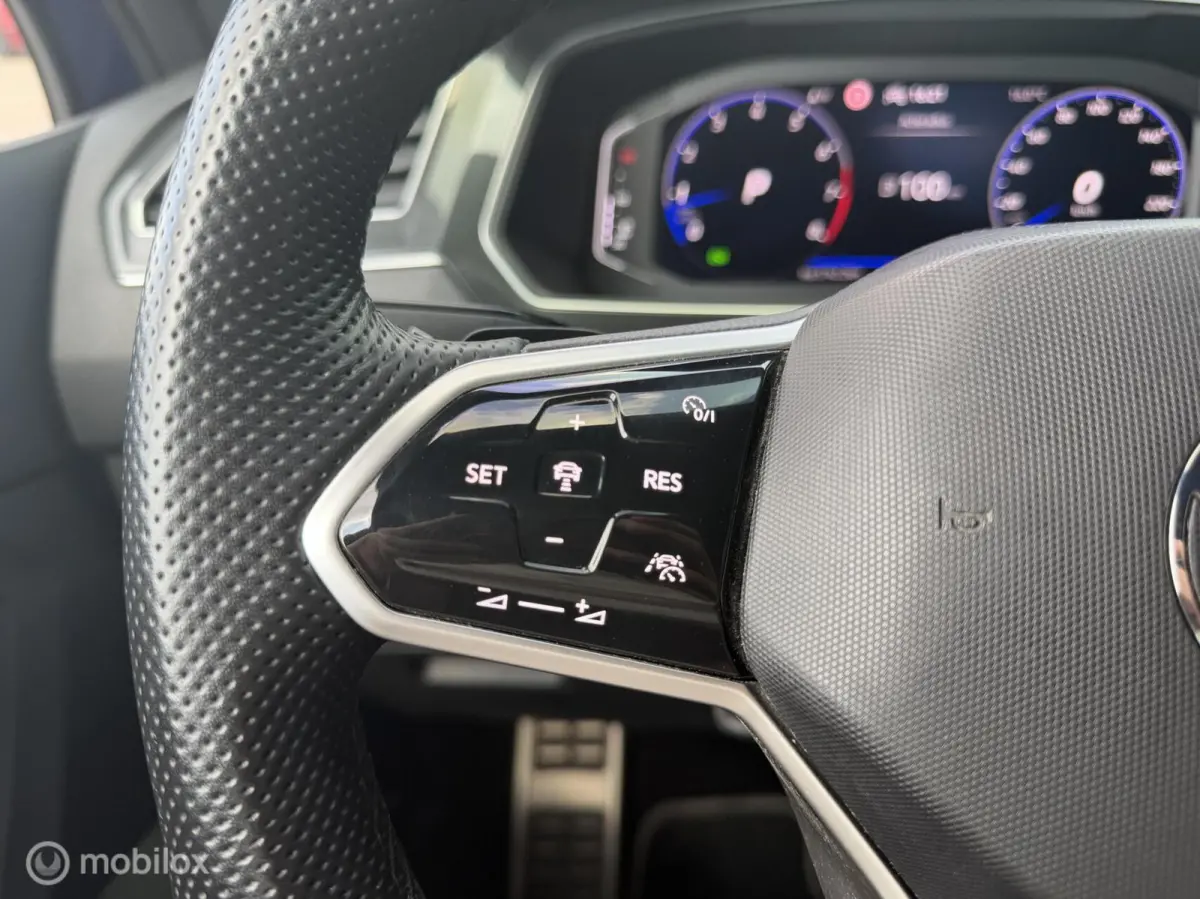 1.5 TSI R-Line Business DSG ACC Camera