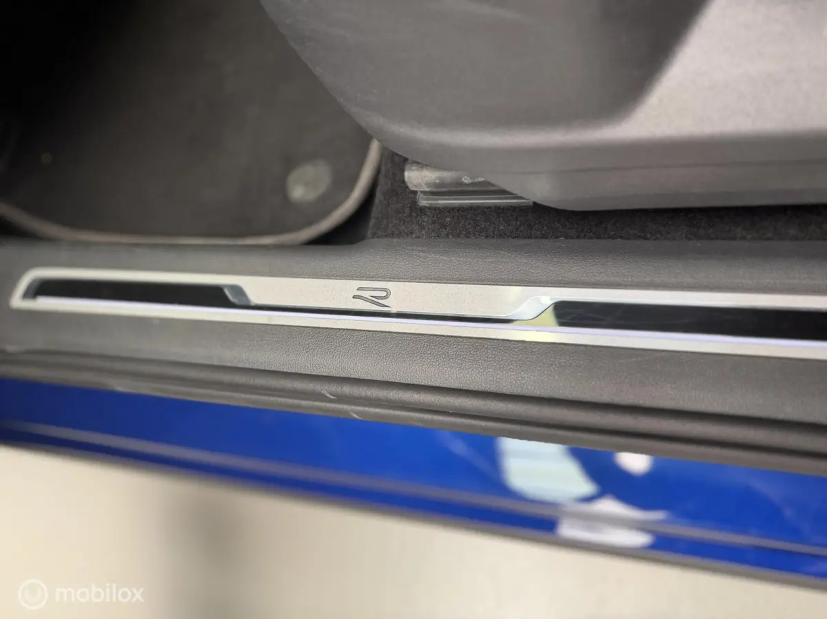 1.5 TSI R-Line Business DSG ACC Camera