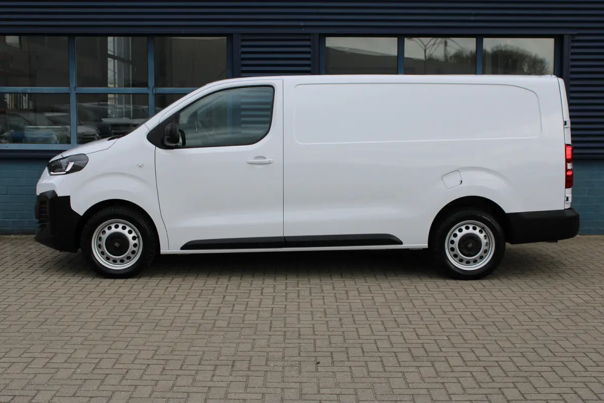 L3 2.0 Diesel 145 PK TREKHAAK | CAMERA | NAVI | DRAADLOOS CARPLAY | ALL-SEASON BANDEN | LED KOPLAMPEN | BETIMMERING LAADRUIMTE