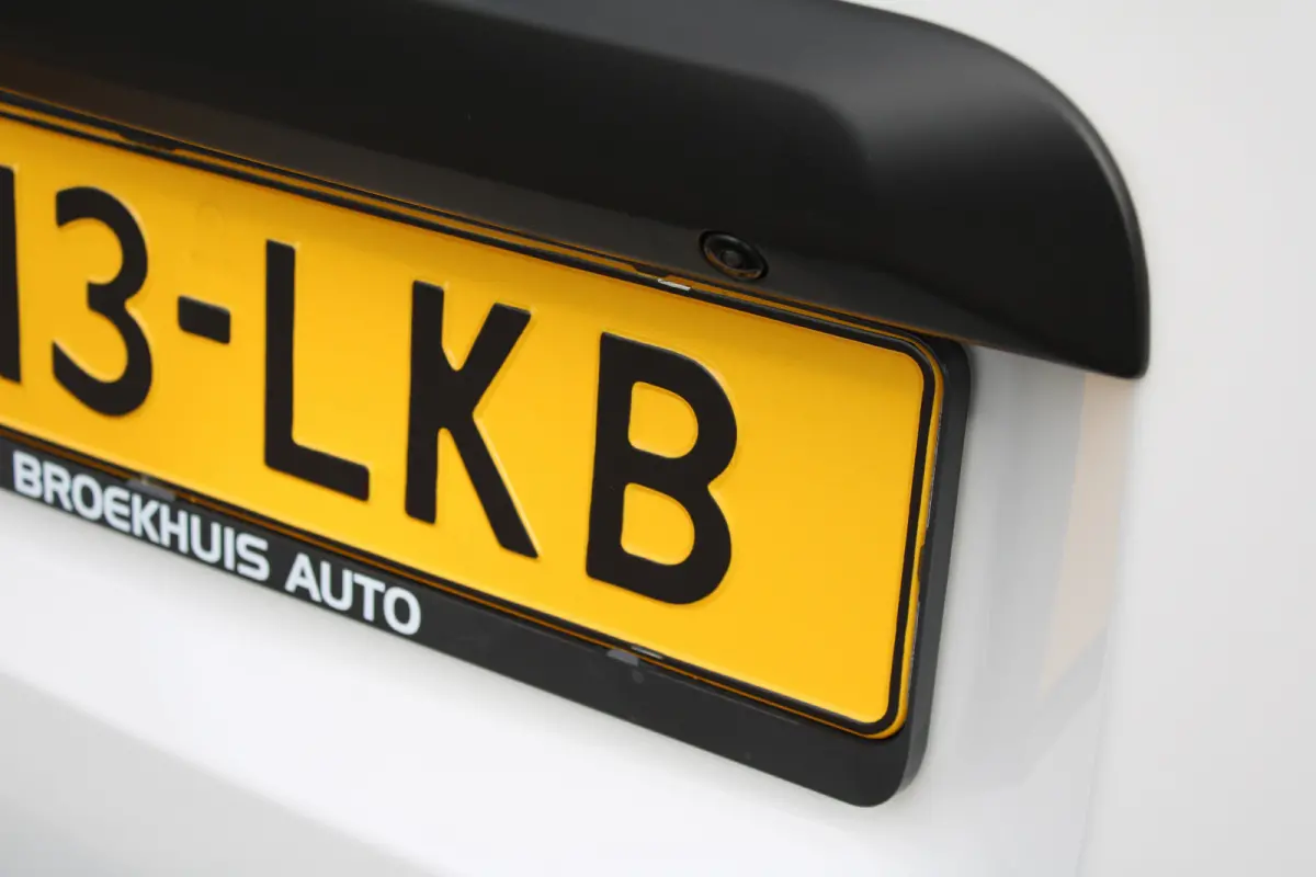 L3 2.0 Diesel 145 PK TREKHAAK | CAMERA | NAVI | DRAADLOOS CARPLAY | ALL-SEASON BANDEN | LED KOPLAMPEN | BETIMMERING LAADRUIMTE