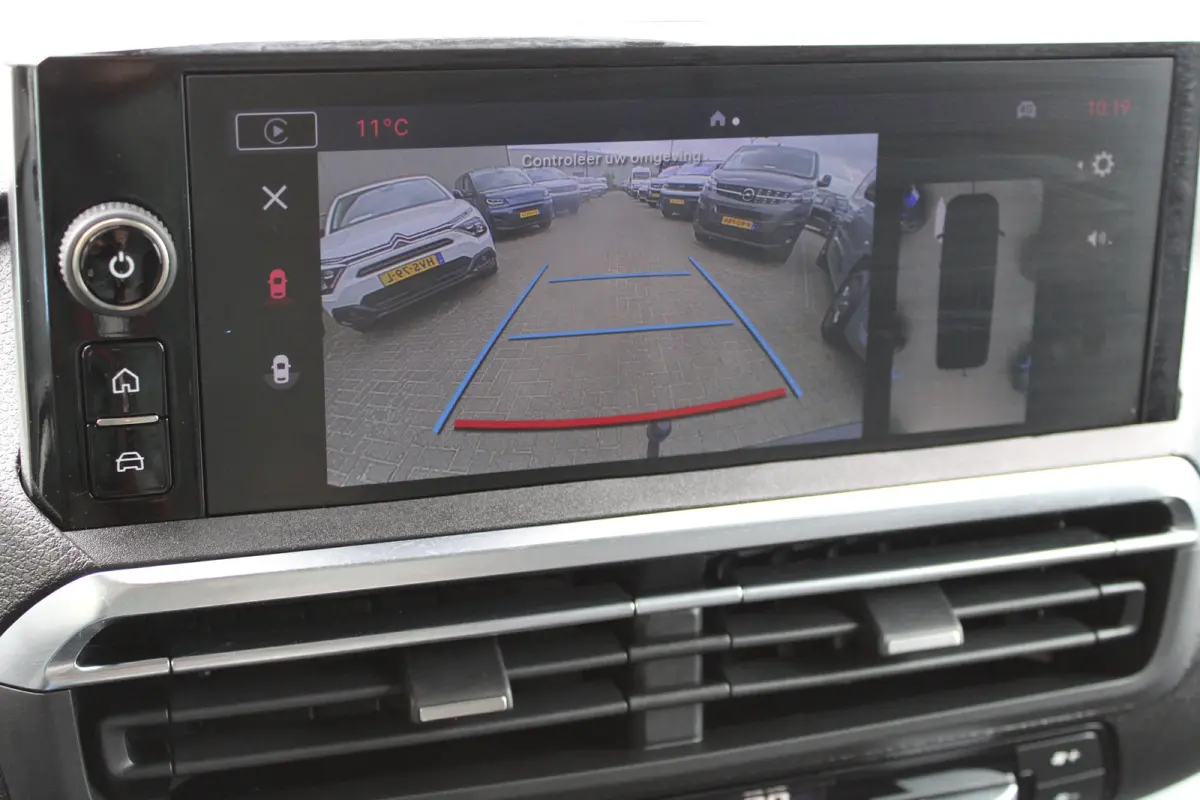 L3 2.0 Diesel 145 PK TREKHAAK | CAMERA | NAVI | DRAADLOOS CARPLAY | ALL-SEASON BANDEN | LED KOPLAMPEN | BETIMMERING LAADRUIMTE