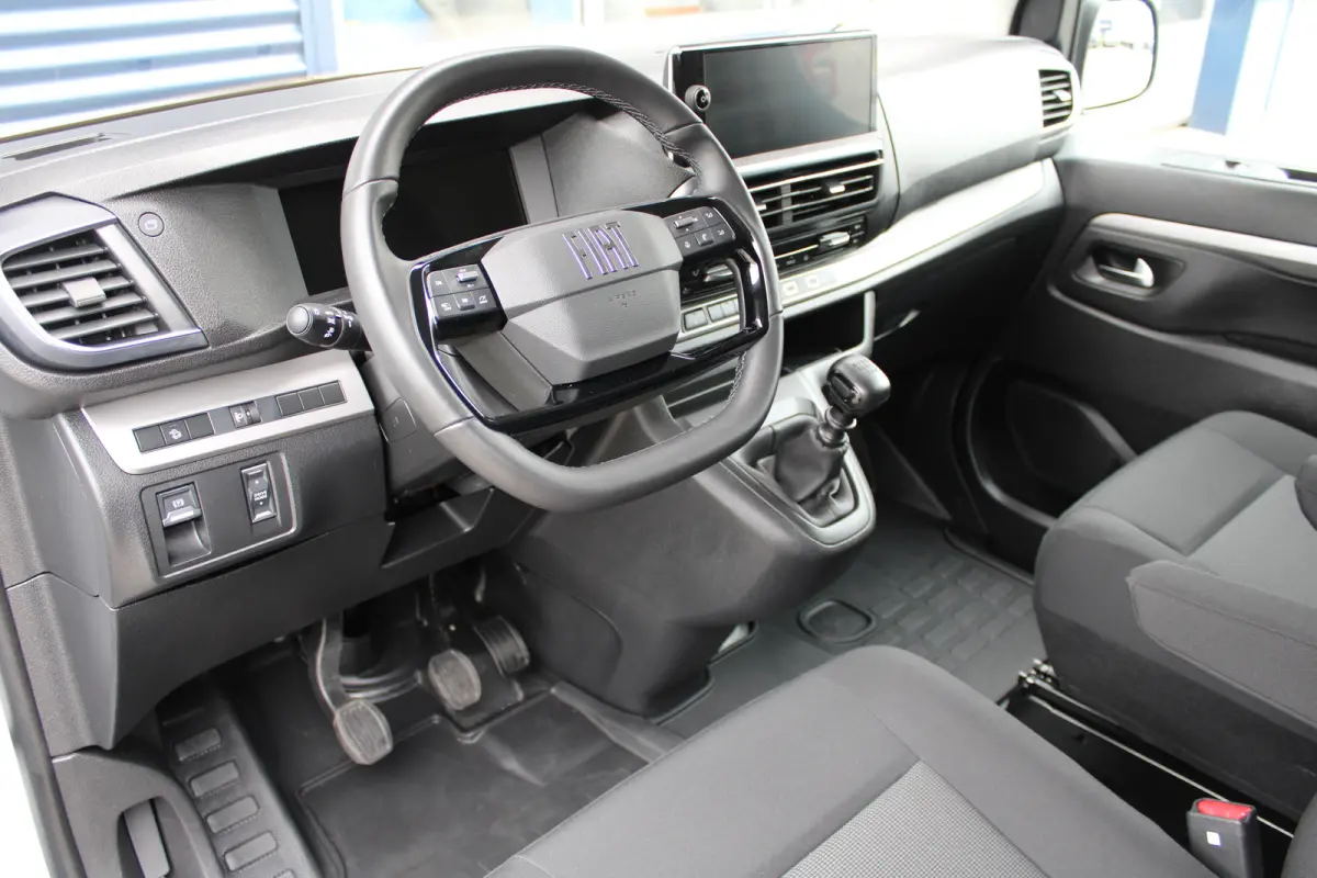 L3 2.0 Diesel 145 PK TREKHAAK | CAMERA | NAVI | DRAADLOOS CARPLAY | ALL-SEASON BANDEN | LED KOPLAMPEN | BETIMMERING LAADRUIMTE