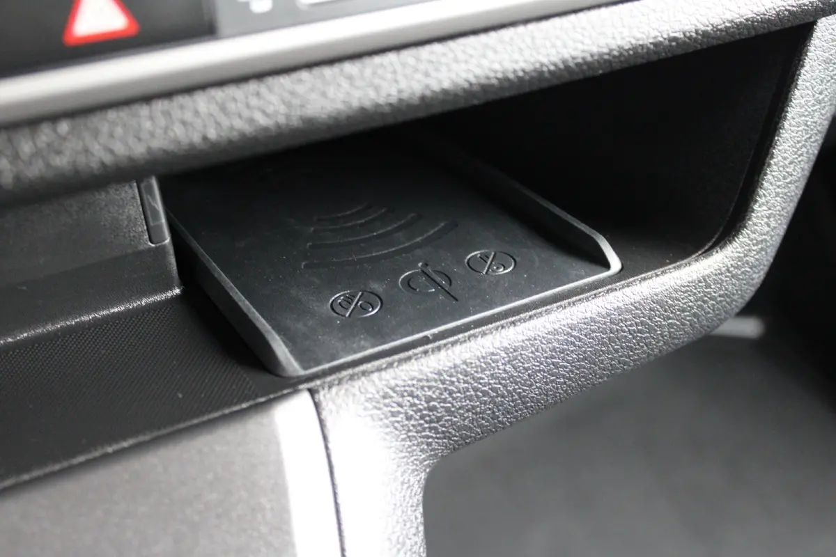 L3 2.0 Diesel 145 PK TREKHAAK | CAMERA | NAVI | DRAADLOOS CARPLAY | ALL-SEASON BANDEN | LED KOPLAMPEN | BETIMMERING LAADRUIMTE