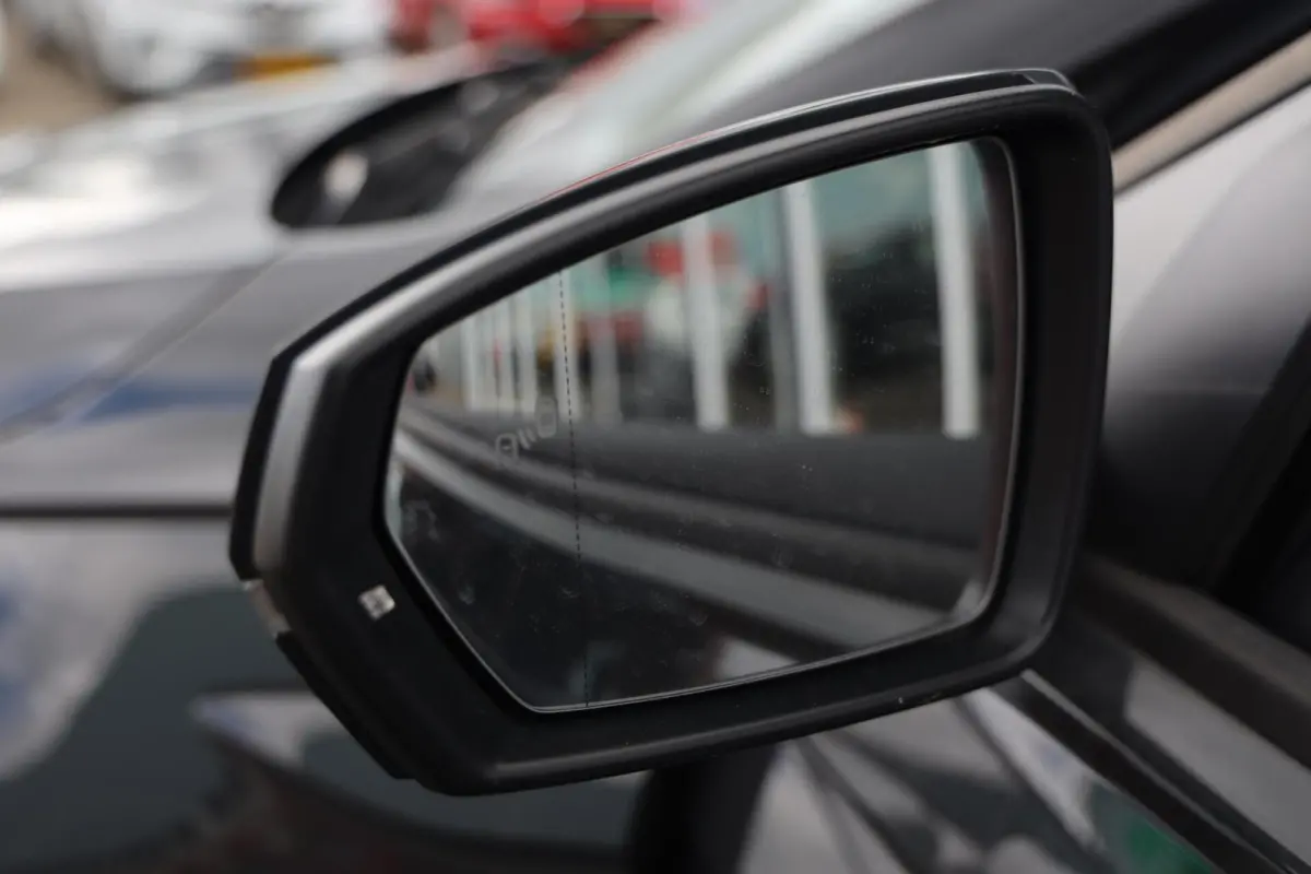 1.0 TSI Comfortline Business| Carplay | Navigatie | Digitaal Dashboard |
