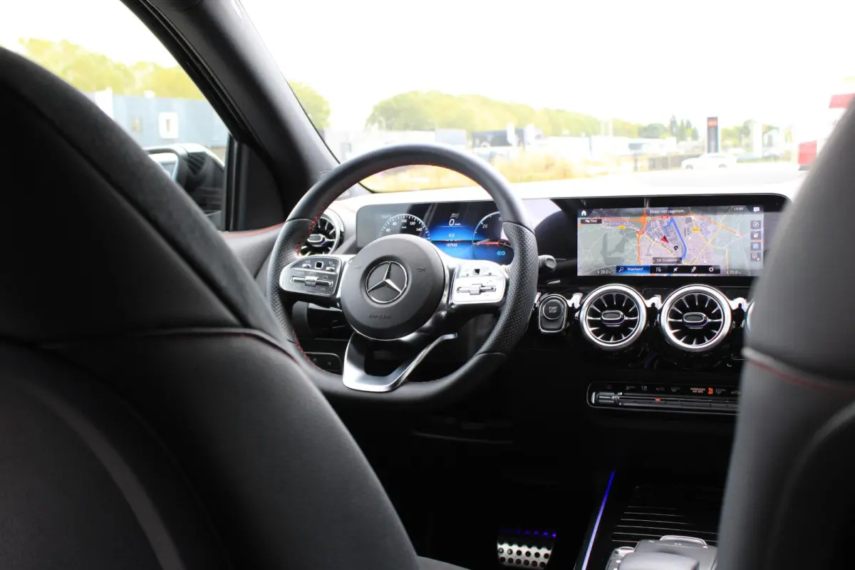 250 AMG 95,6% SOH | Trekhaak | Distronic | Camera | Night | LED | Widescreen | Sfeerverlichting | Dealer Onderhouden | BTW
