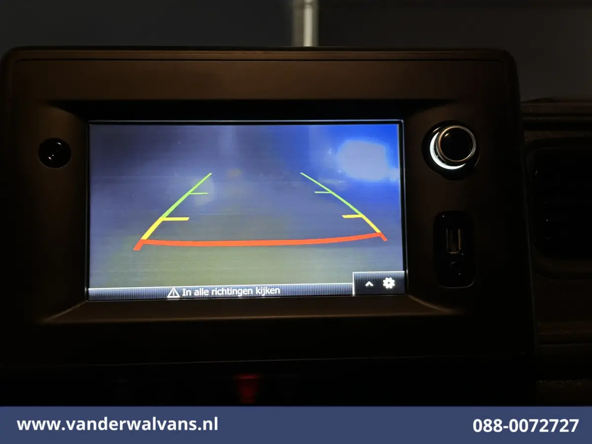 2.3 dCi 146pk Bakwagen 222cm Hoog Laadklep Euro6 Airco | Camera | Navigatie | LED | Cruisecontrol Bijrijdersbank