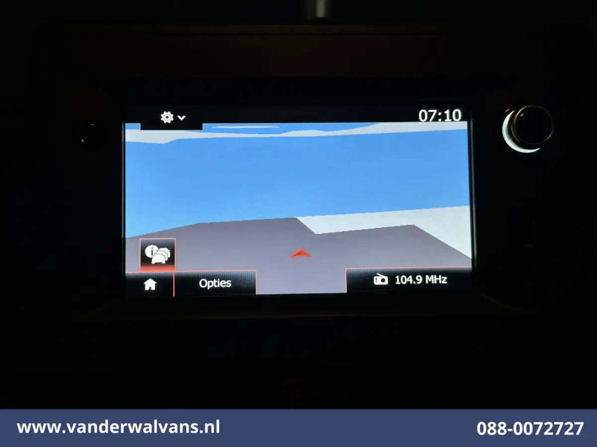 2.3 dCi 146pk Bakwagen 222cm Hoog Laadklep Euro6 Airco | Camera | Navigatie | LED | Cruisecontrol Bijrijdersbank