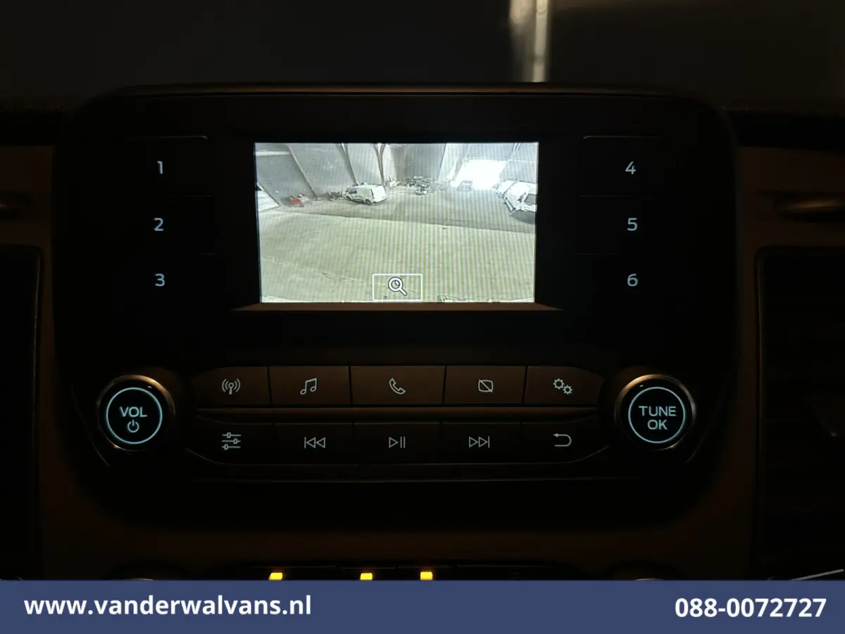 2.0 TDCI 155pk Bakwagen 225cm Hoog Laadklep Euro6 Airco | 1050kg laadvermogen | Camera | Cruisecontrol | Verwarmde voorruit Bijrijdersbank