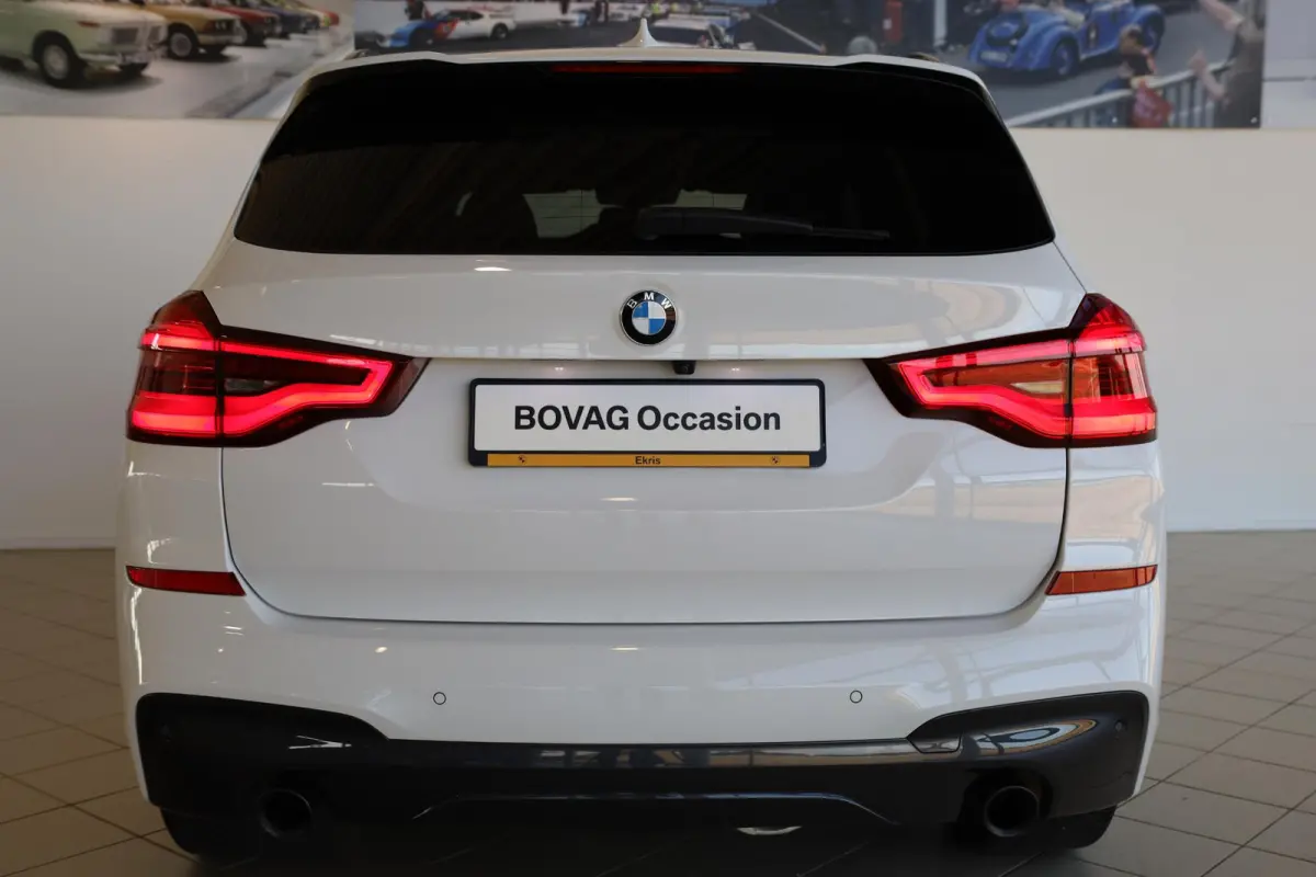 xDrive20i High Executive |M Sport | Panorama dak | trekhaak elektrisch | Stoelverwarming | HiFi-luidsprekerssysteem