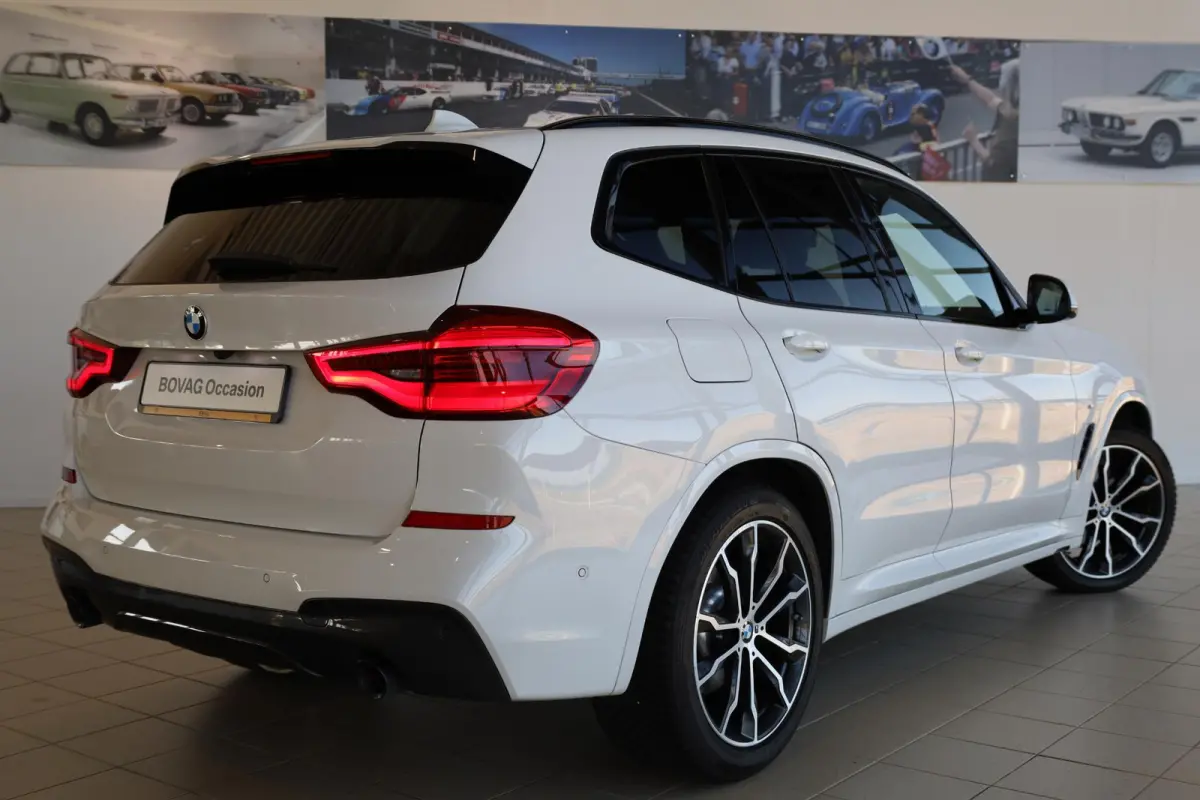 xDrive20i High Executive |M Sport | Panorama dak | trekhaak elektrisch | Stoelverwarming | HiFi-luidsprekerssysteem