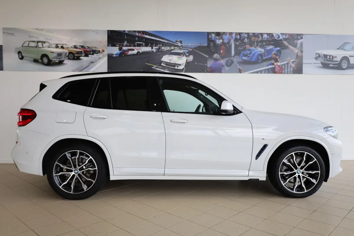xDrive20i High Executive |M Sport | Panorama dak | trekhaak elektrisch | Stoelverwarming | HiFi-luidsprekerssysteem