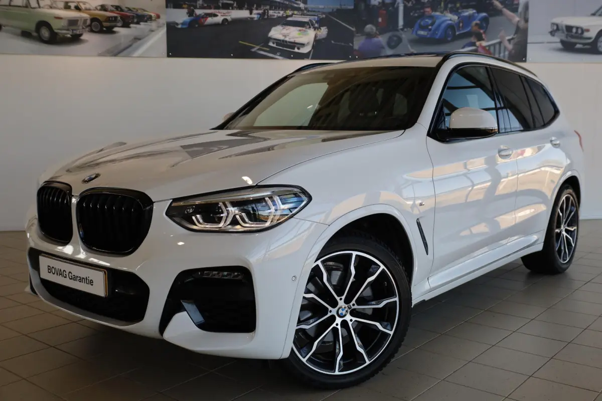 xDrive20i High Executive |M Sport | Panorama dak | trekhaak elektrisch | Stoelverwarming | HiFi-luidsprekerssysteem