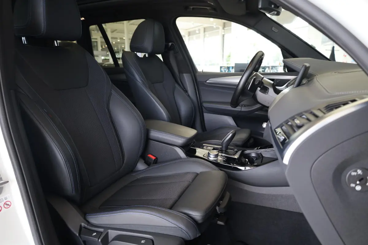 xDrive20i High Executive |M Sport | Panorama dak | trekhaak elektrisch | Stoelverwarming | HiFi-luidsprekerssysteem