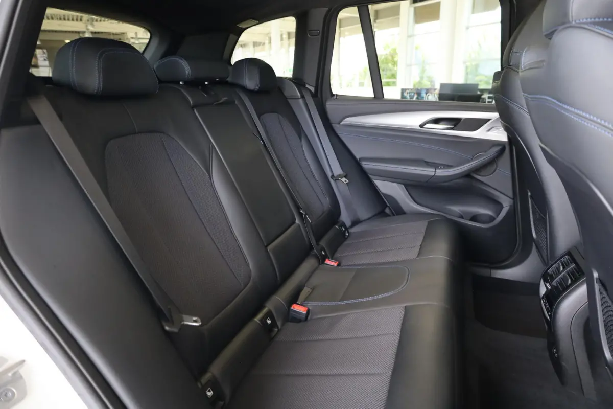 xDrive20i High Executive |M Sport | Panorama dak | trekhaak elektrisch | Stoelverwarming | HiFi-luidsprekerssysteem