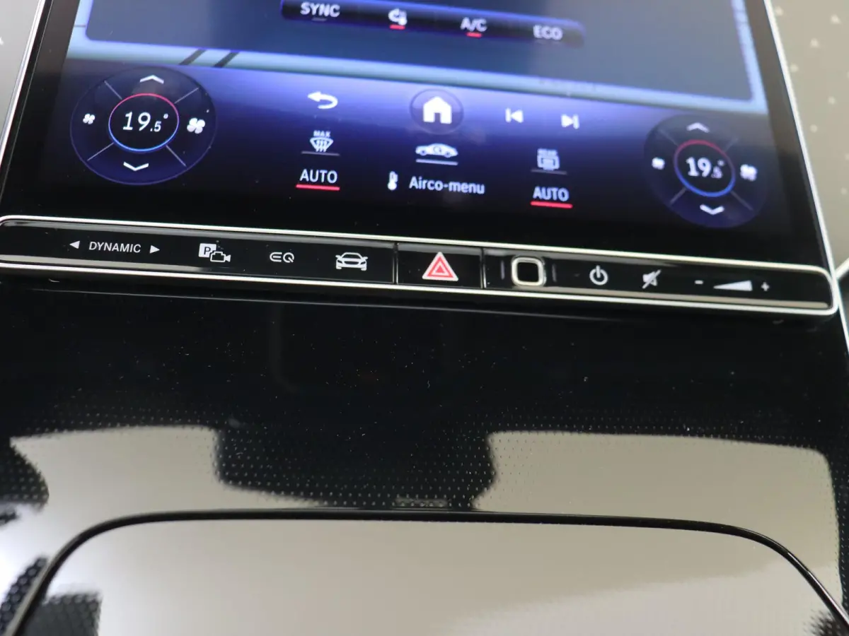 450+ AMG Line 108 kWh / Panaromadak / Luchtvering / 360graden-camera / Rij-Assistentiepakket / Memory-Stoelen /